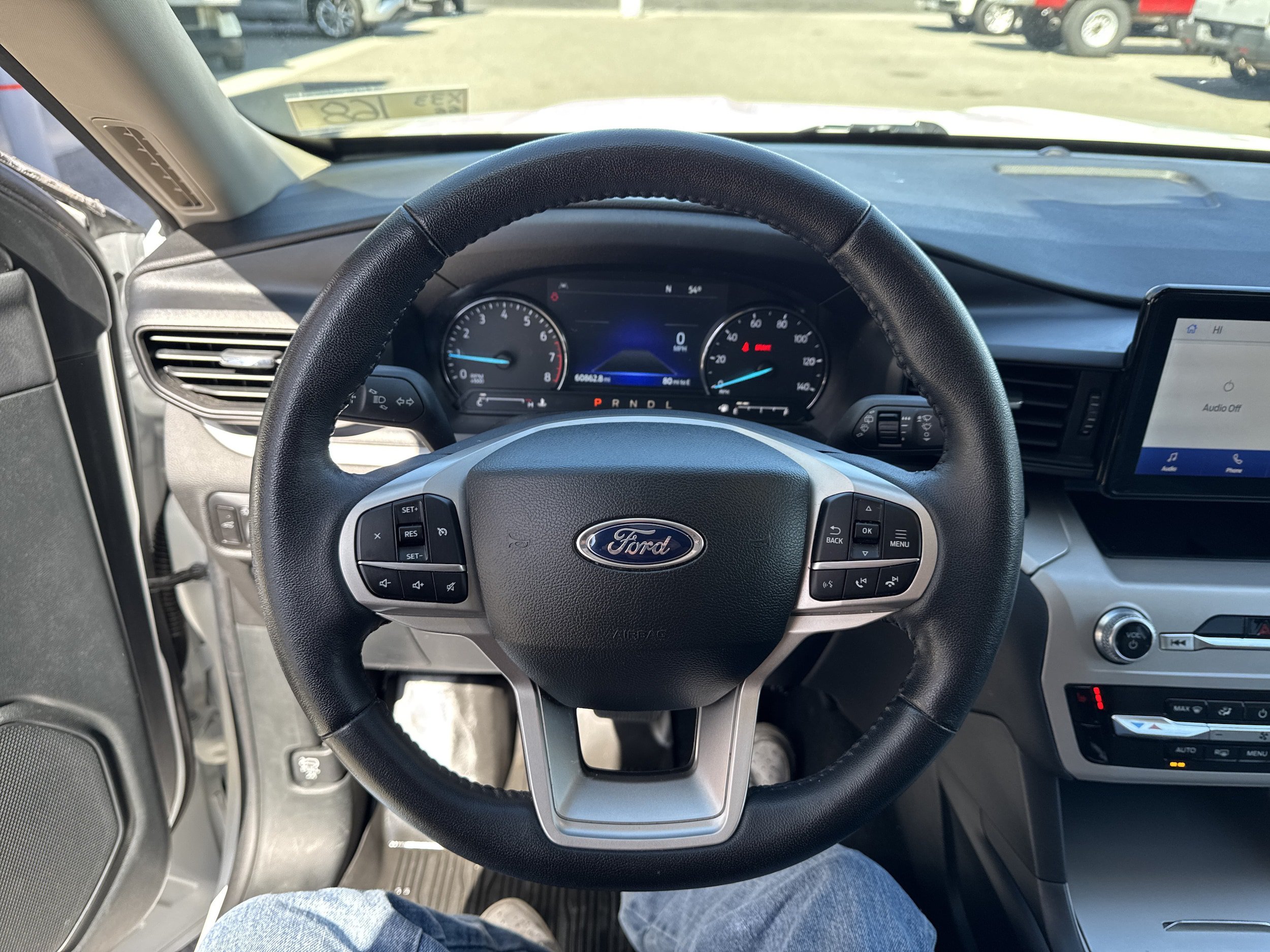 Used 2023 Ford Explorer XLT AWD/4WD image 19