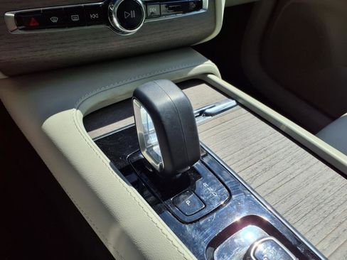 Used 2023 Volvo XC90 B6 Core w/ Protection Package Premier image 24