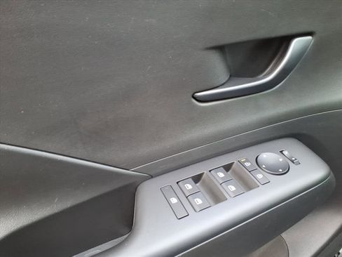 Used 2025 Hyundai Kona SEL image 13