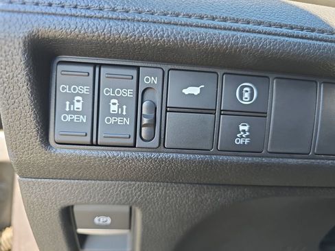 Used 2023 Honda Odyssey EX-L image 28