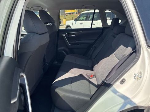 Used 2022 Toyota RAV4 XLE image 25