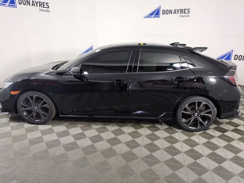 Used 2017 Honda Civic Sport Touring image 2