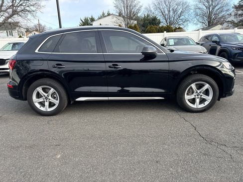 Used 2021 Audi Q5 Premium w/ Convenience Package image 4