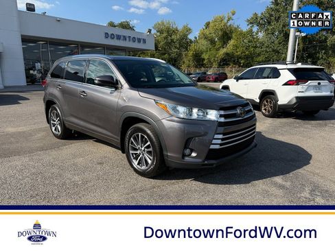 Used 2017 Toyota Highlander XLE image 1