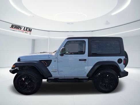 Used 2020 Jeep Wrangler Sport AWD/4WD image 6