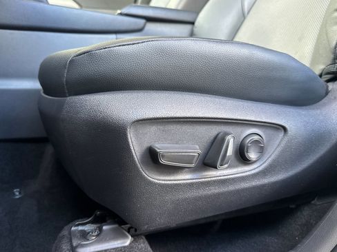 Used 2025 Toyota Grand Highlander FWD image 15