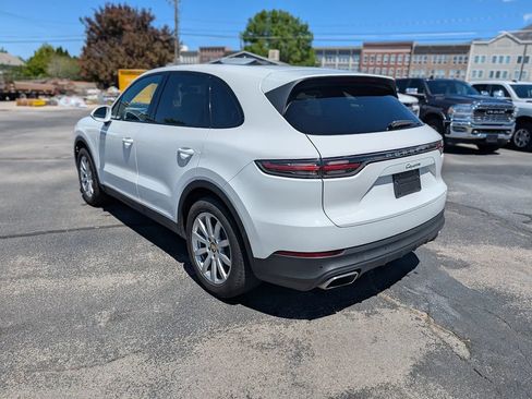 Used 2021 Porsche Cayenne AWD/4WD image 3