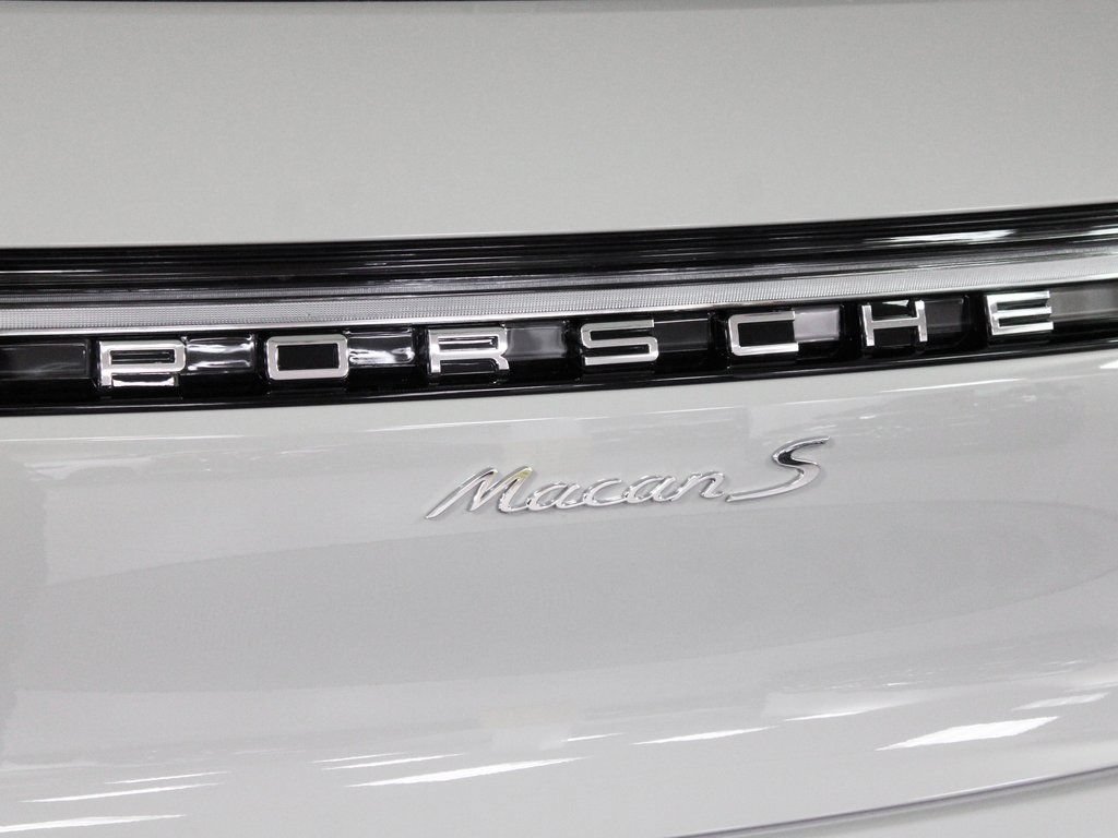 Certified 2026 Porsche Macan S AWD/4WD image 13