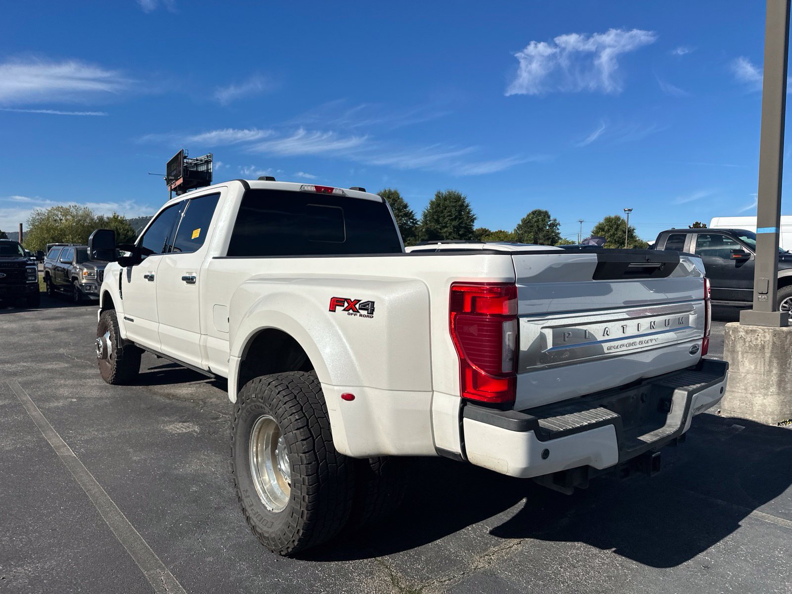 Used 2022 Ford F350 Platinum AWD/4WD image 5