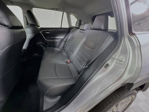 Used 2022 Toyota RAV4 XLE Premium image 29
