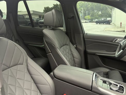 Used 2024 BMW X5 xDrive40i w/ M Sport Package AWD/4WD image 33