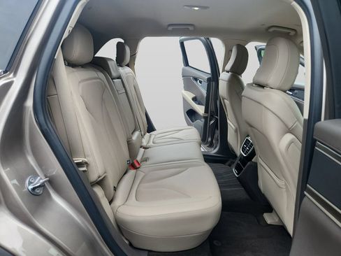 Used 2021 Lincoln Nautilus AWD w/ Equipment Group 101A image 18