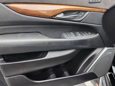 Used 2018 Cadillac Escalade Luxury image 20