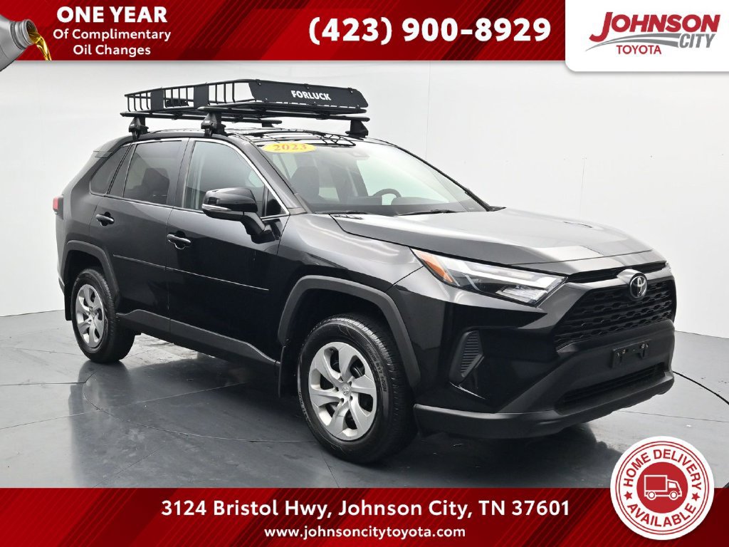 Used 2023 Toyota RAV4 LE AWD/4WD image 1