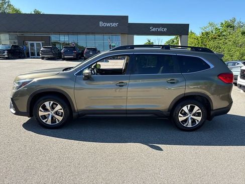 Used 2023 Subaru Ascent Premium w/ Convenience Package AWD/4WD image 2