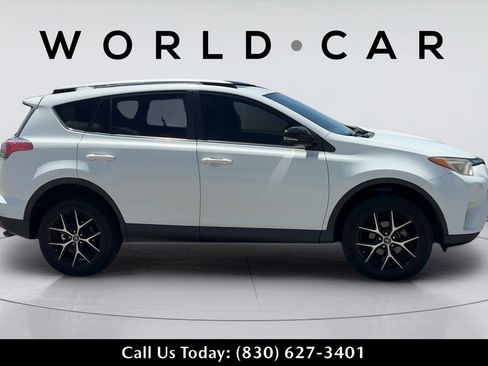Used 2018 Toyota RAV4 SE w/ Power Extra Value Package FWD image 4