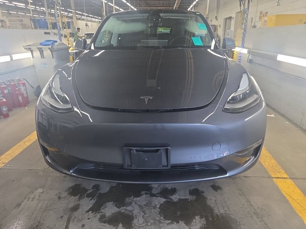 Used 2023 Tesla Model Y Long Range AWD/4WD image 2