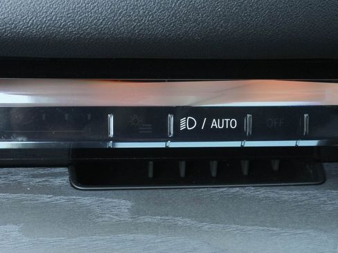 Used 2024 BMW i5 eDrive40i w/ Executive Package RWD image 16