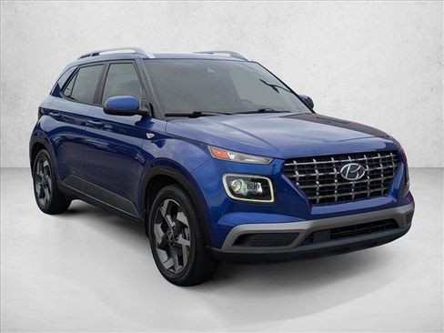 Used 2022 Hyundai Venue Limited FWD image 3