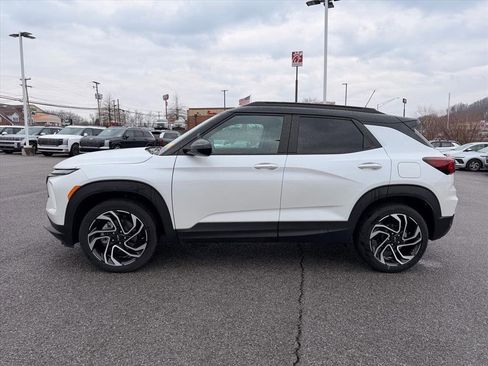 Used 2025 Chevrolet TrailBlazer RS w/ Convenience Package image 3