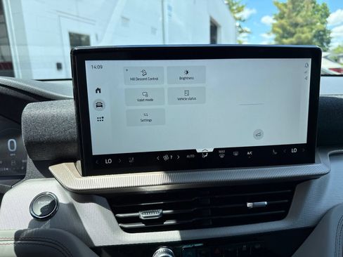 New 2026 Ford Explorer Active AWD/4WD image 27