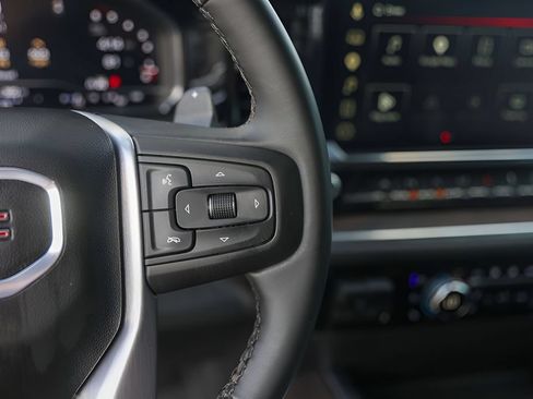 Used 2025 GMC Sierra 1500 SLT AWD/4WD image 16