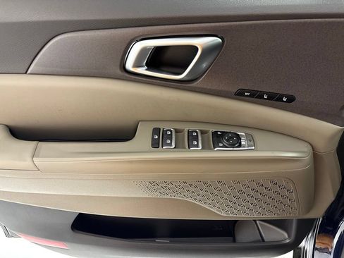New 2026 Kia Carnival EX FWD image 25
