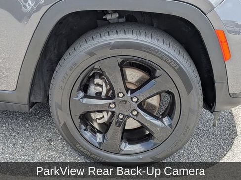 Used 2023 Jeep Grand Cherokee L Limited w/ Black Appearance Package AWD/4WD image 14