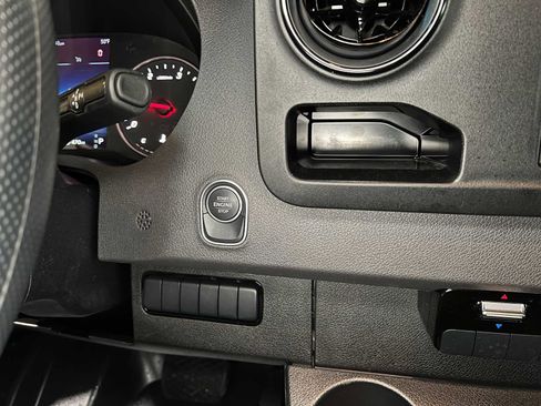 Used 2025 Mercedes-Benz Sprinter 2500 image 26