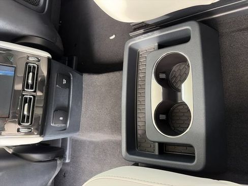 Used 2026 Lincoln Aviator AWD image 25