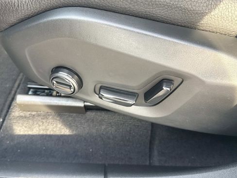 Certified 2023 Volvo XC60 B5 Plus w/ Climate Package image 18