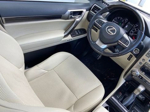 Used 2021 Lexus GX 460 Premium w/ Premium Package image 16