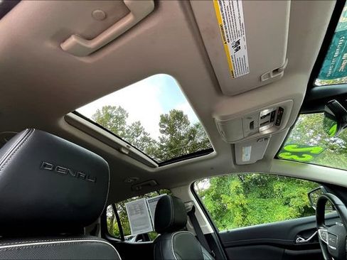 Used 2023 GMC Acadia Denali w/ Black Diamond Edition image 17