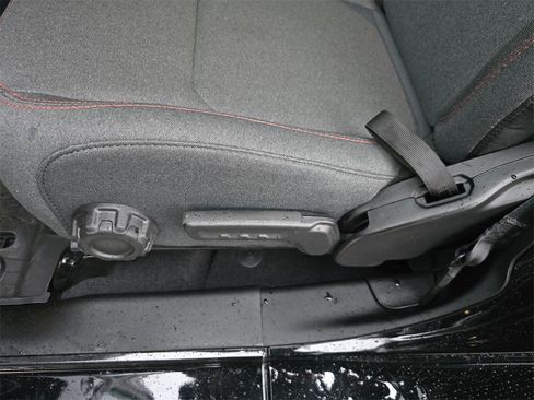 Used 2025 Jeep Gladiator Rubicon image 25