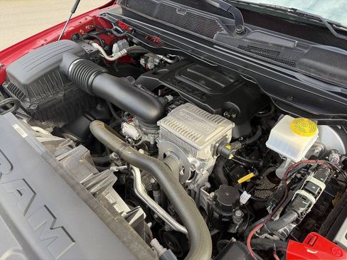 Used 2024 RAM 1500 Laramie AWD/4WD image 15