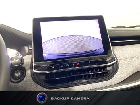 Used 2022 Jeep Compass Latitude image 4