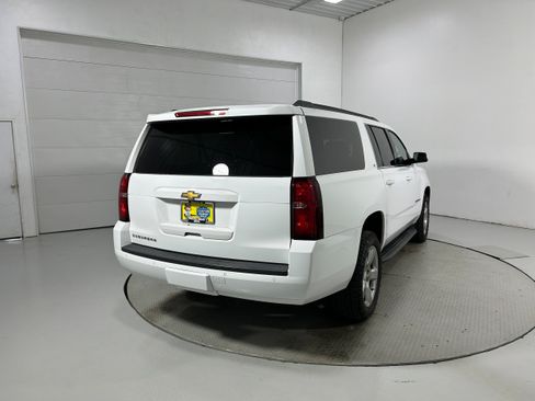 Used 2019 Chevrolet Suburban LT AWD/4WD image 40