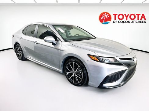 Used 2023 Toyota Camry SE w/ Convenience Package image 1
