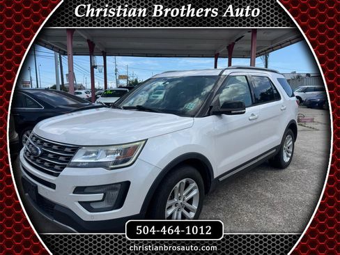 Used 2017 Ford Explorer XLT w/ Equipment Group 202A FWD image 1