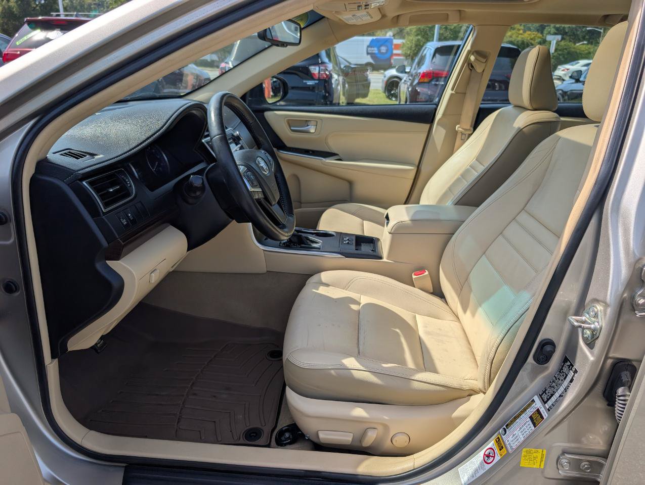 Used 2016 Toyota Camry XLE w/ Moonroof Package FWD image 12