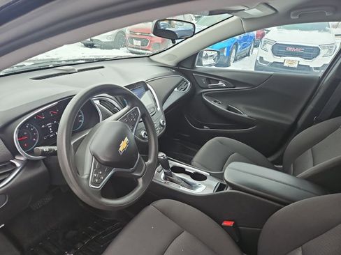 Used 2019 Chevrolet Malibu LT w/ Driver Confidence Package image 6