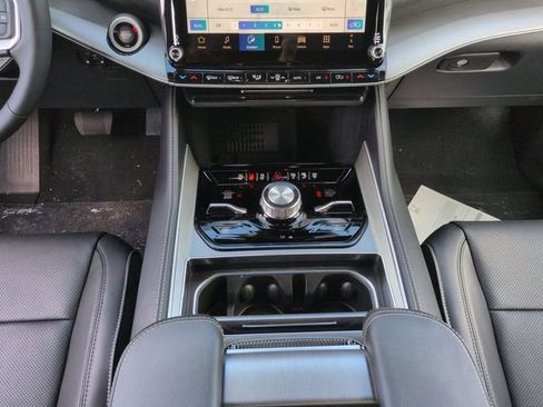 New 2026 Jeep Grand Wagoneer 4WD image 19