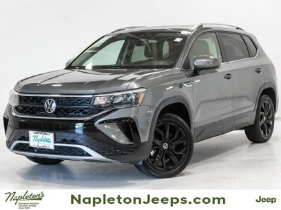 Used 2023 Volkswagen Taos SE w/ Panoramic Sunroof Package