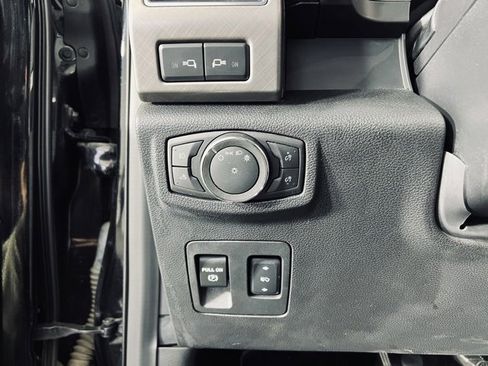 Used 2018 Ford F150 Limited image 24