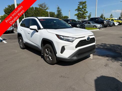 Used 2024 Toyota RAV4 XLE AWD/4WD image 6