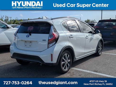 Used 2018 Toyota Prius C Two image 3