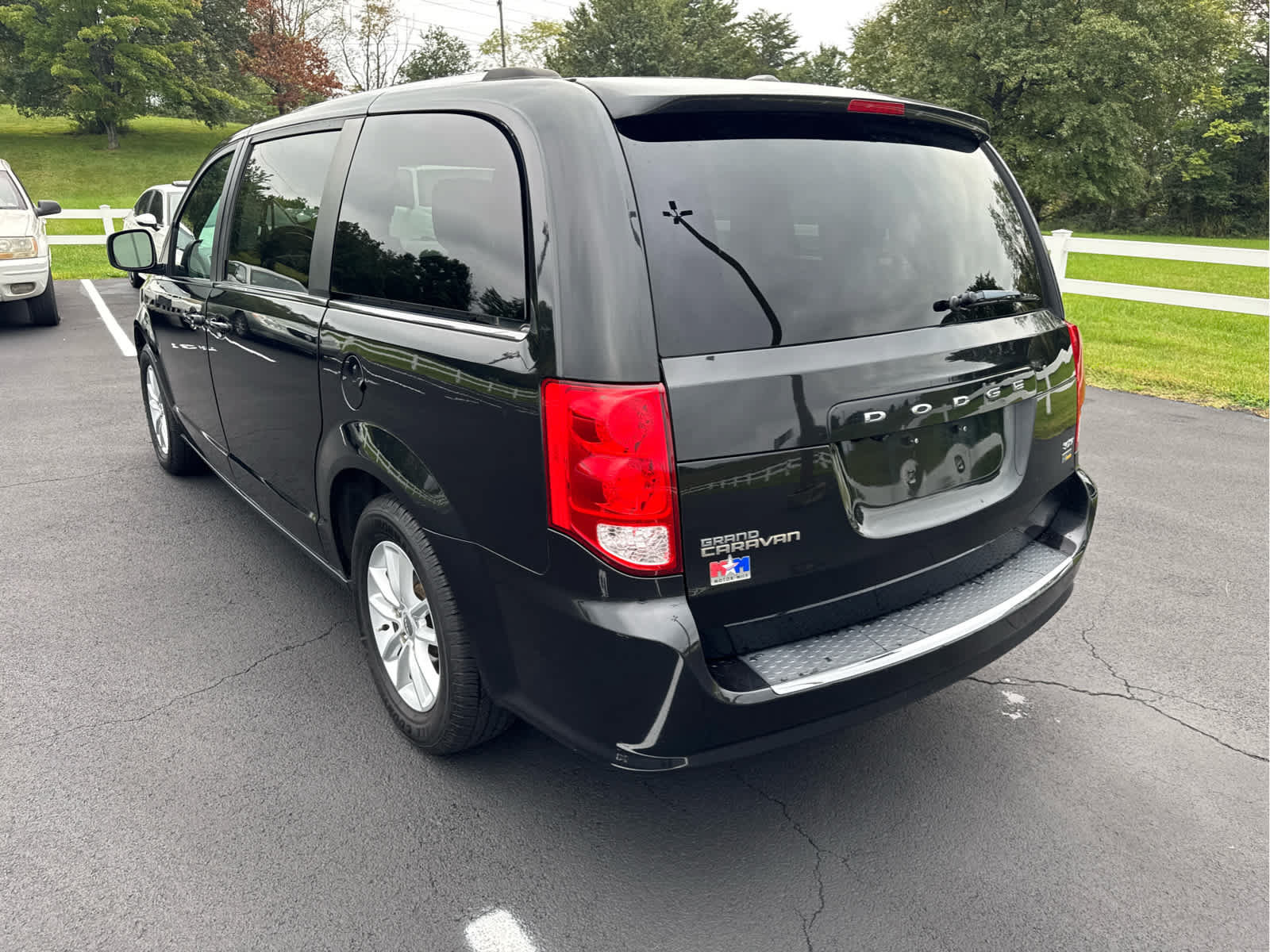 Used 2019 Dodge Grand Caravan SXT FWD image 8
