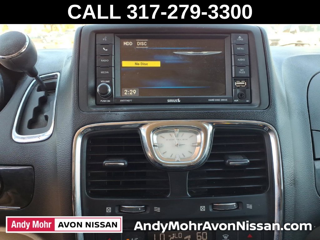 Used 2016 Chrysler Town & Country Touring-L FWD image 28