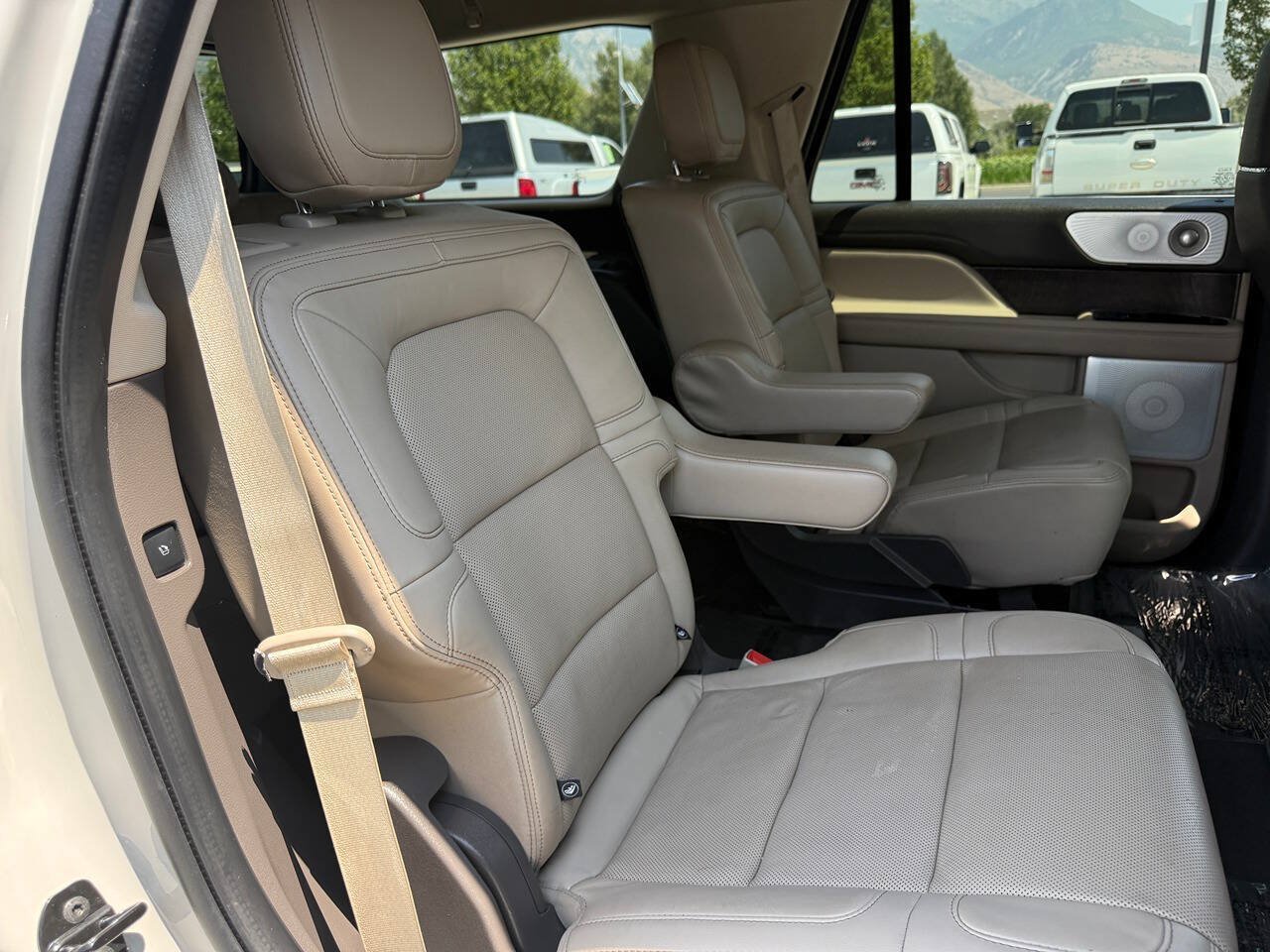 Used 2022 Lincoln Navigator Reserve AWD/4WD image 23