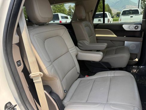 Used 2022 Lincoln Navigator Reserve AWD/4WD image 23